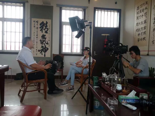 河南电视台公共频道《文化财富》“艺道匠心”节目组莅临司母戊公司拍摄